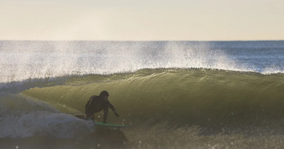 Surf a Madere : Meilleurs Spots, Conditions et Guide Complet